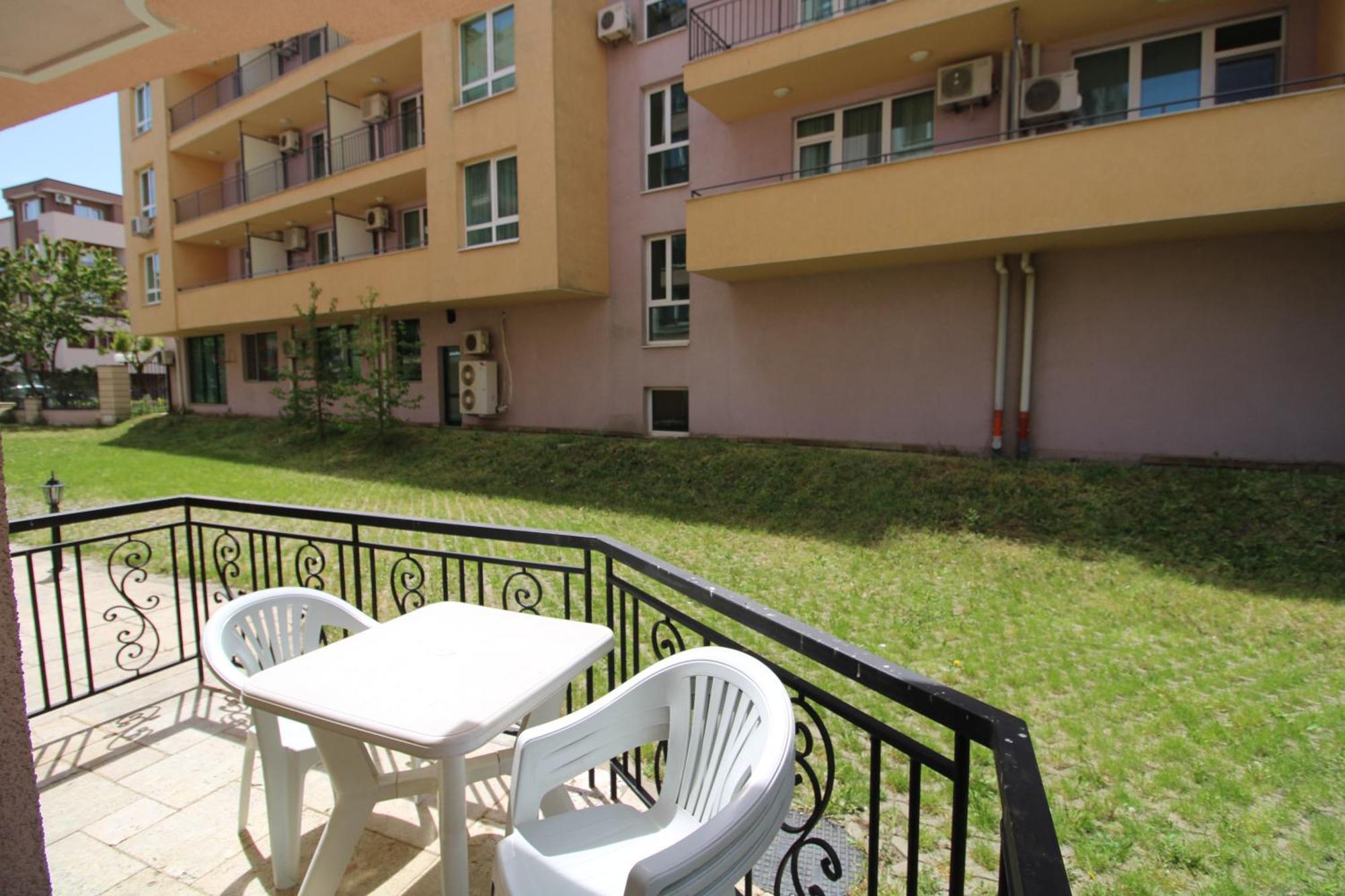 Menada Romance Marine Apartments Sunny Beach Room photo