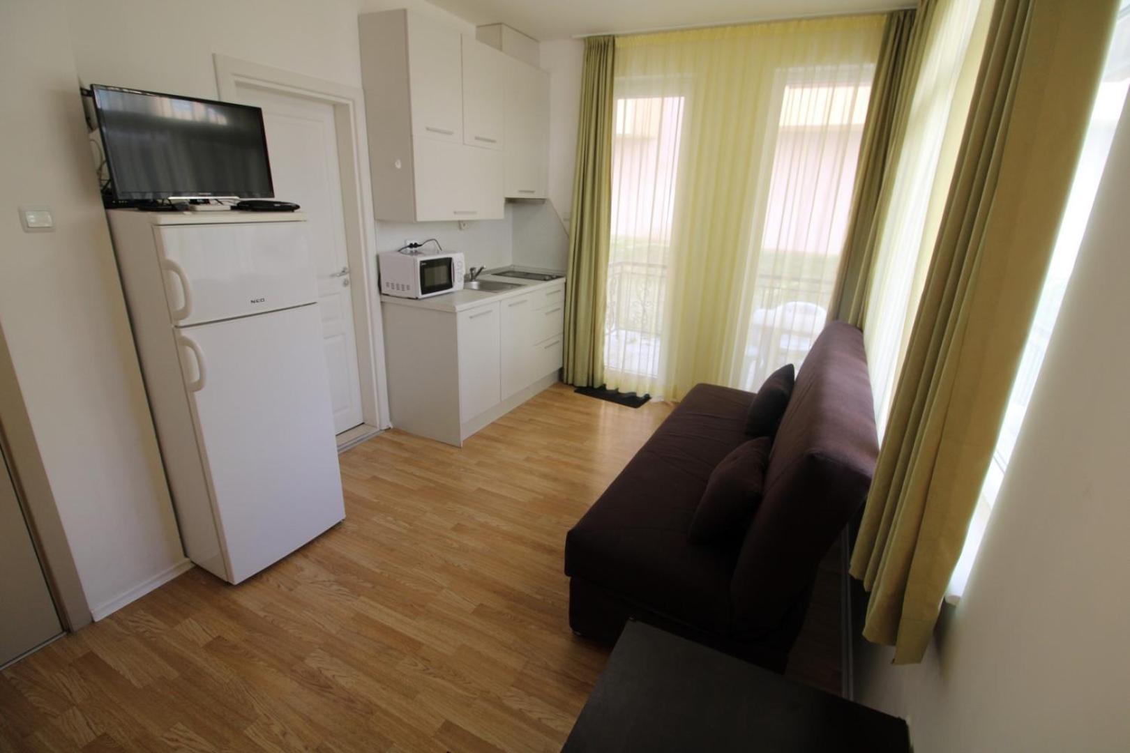 Menada Romance Marine Apartments Sunny Beach Room photo